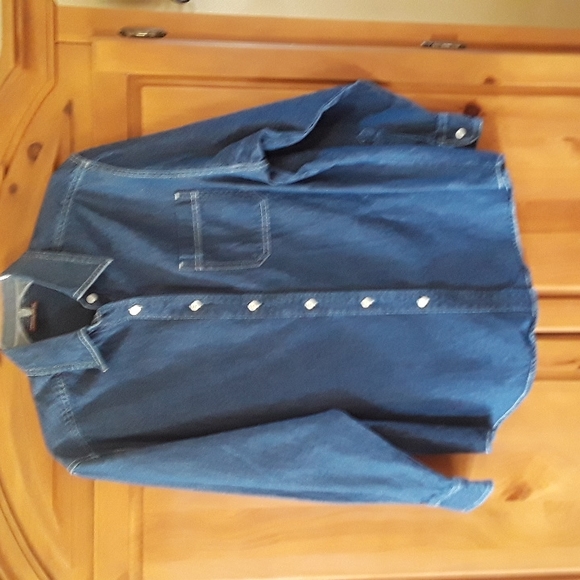 Universal Authentic Jeanswear Tops - Universal Authentic Jeanswear button down shirt size 14